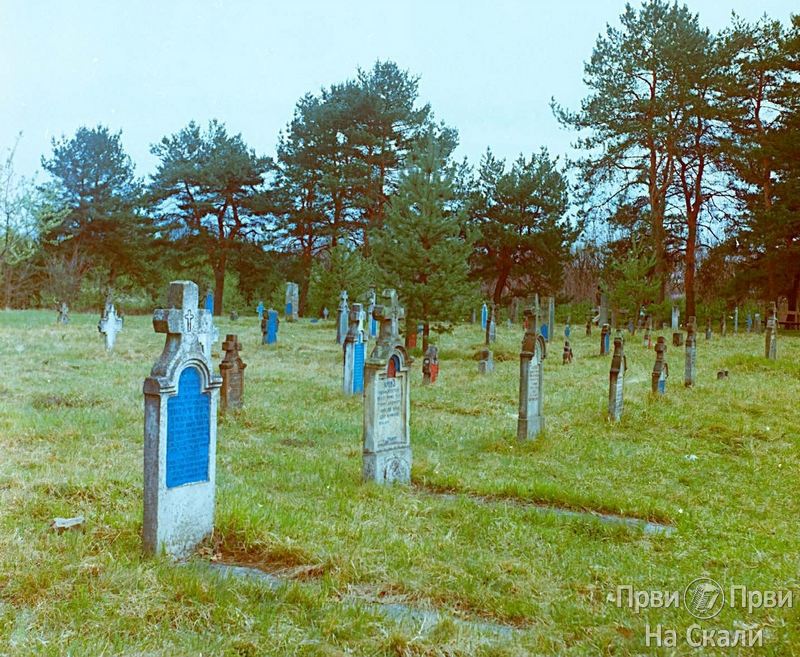PRVI PRVI NA SKALI Staro vojnicko groblje Nenad Karamijalkovic prilog 41 PRVI PRVI NA SKALI Staro vojnicko groblje Nenad Karamijalkovic prilog 41