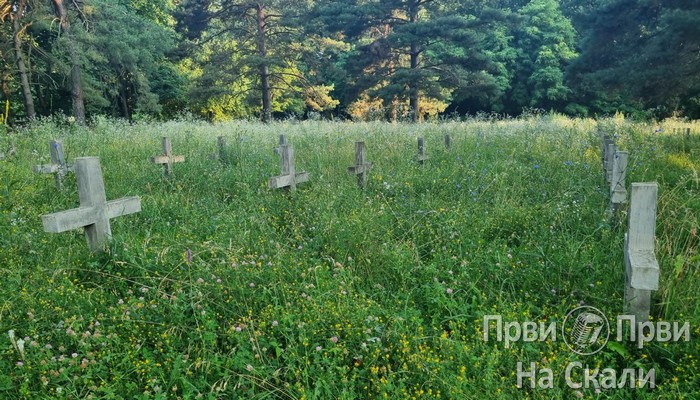 PRVI PRVI NA SKALI Kragujevac Zapušteno Staro vojničko groblje (FOTO, VIDEO) 1