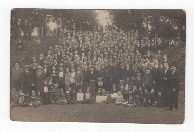 Kragujevcani na proslavi 1. maja 1923. na Pivarskom brdu
