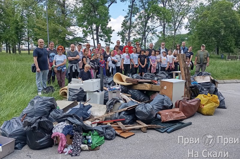 PRVI PRVI NA SKALI Zavrni rukave do sada najveca 399 lokacija 11.700 ucesnika 20.300 dzakova Kragujevac 8 lokacija 7