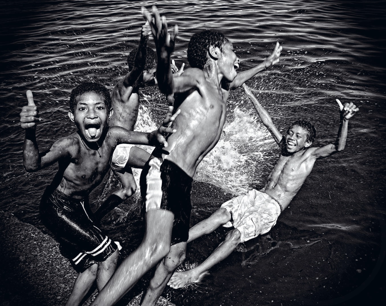 RPS Gold Medal, Stuart Chape - Samoa, Into the water 2